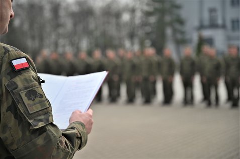 Awanse i wyróżnienia rezerwistów w 32 BLT